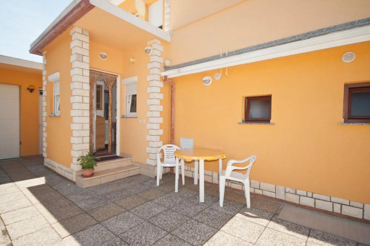 450 Meter Zum 2 Km Langen Strand Baska  Apartment